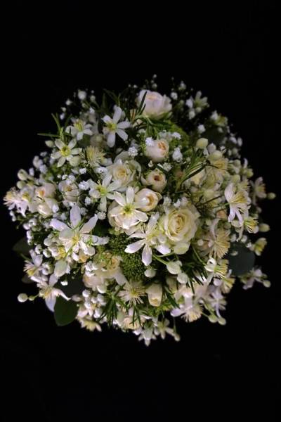 Flower：バラ、かすみ草、クレマチス