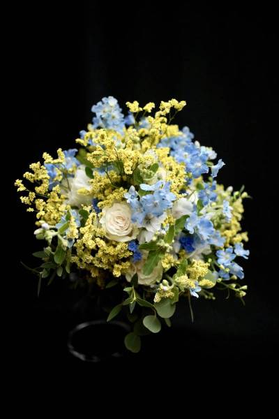 Flower：バラ、デルフィニウム、アルストロメリア、スターチス、勿忘草、ユーカリ