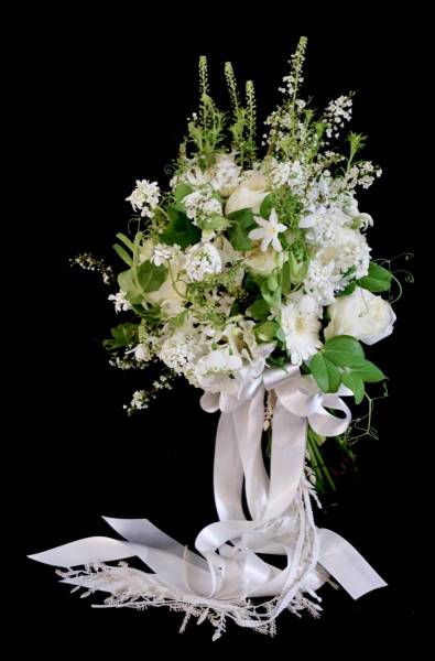 Flower：バラ、リューココリーネ、雪柳、キャンディタフト、豆の花、ガーベラ、タラスピ