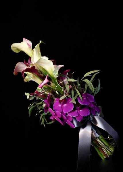 Flower：カラー数種類、ミディファレノプシス、ユーカリ