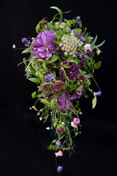 Flower：ダリア（ムーンストーン）、クレマチス、トルコキキョウ、アリウム、羽衣ジャスミン、レースフラワー