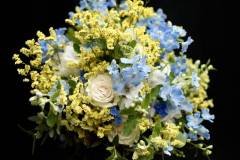 Flower：バラ、デルフィニウム、アルストロメリア、スターチス、勿忘草、ユーカリ